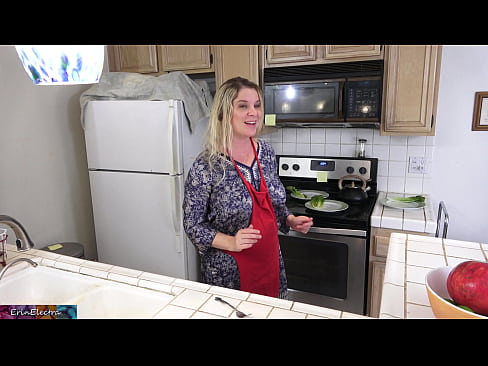 ❤️ Stepmom milking him in the kitchen before his date. ️ Porno at en-gb.pornolymp.ru
